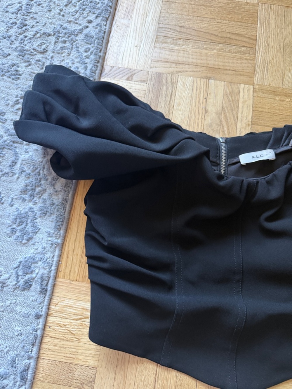 ALC Nora Sz 2 Black Puff-Sleeve Women's Top - Picture 5 of 12